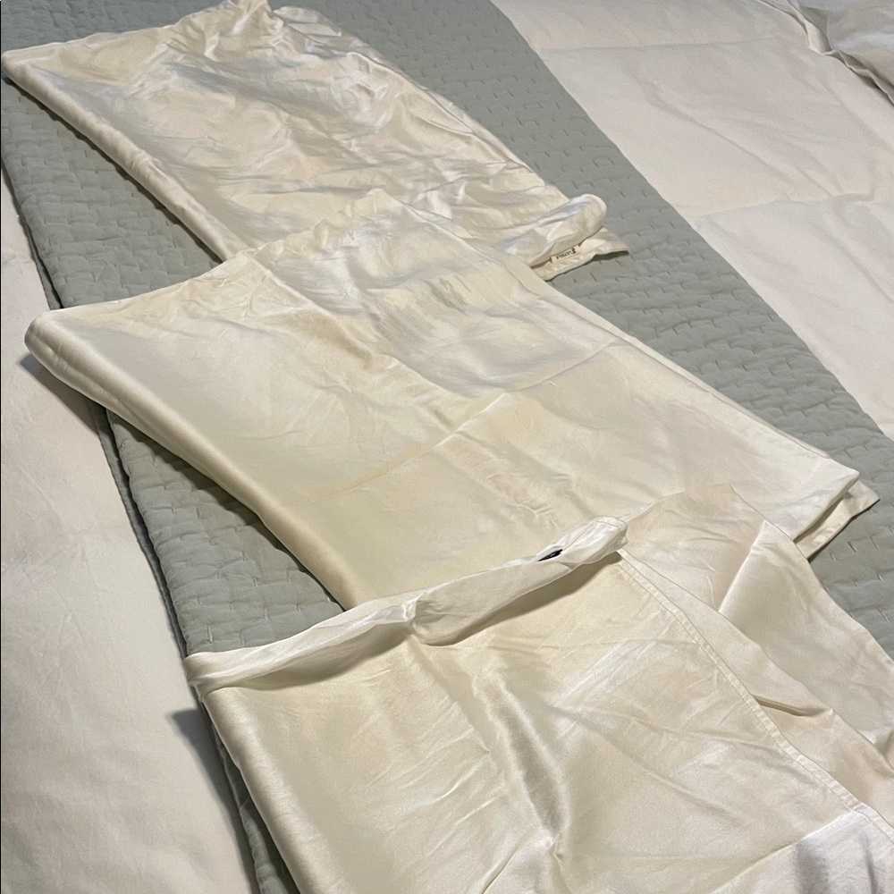 3 Lillysilk Cream Standard pillowcases